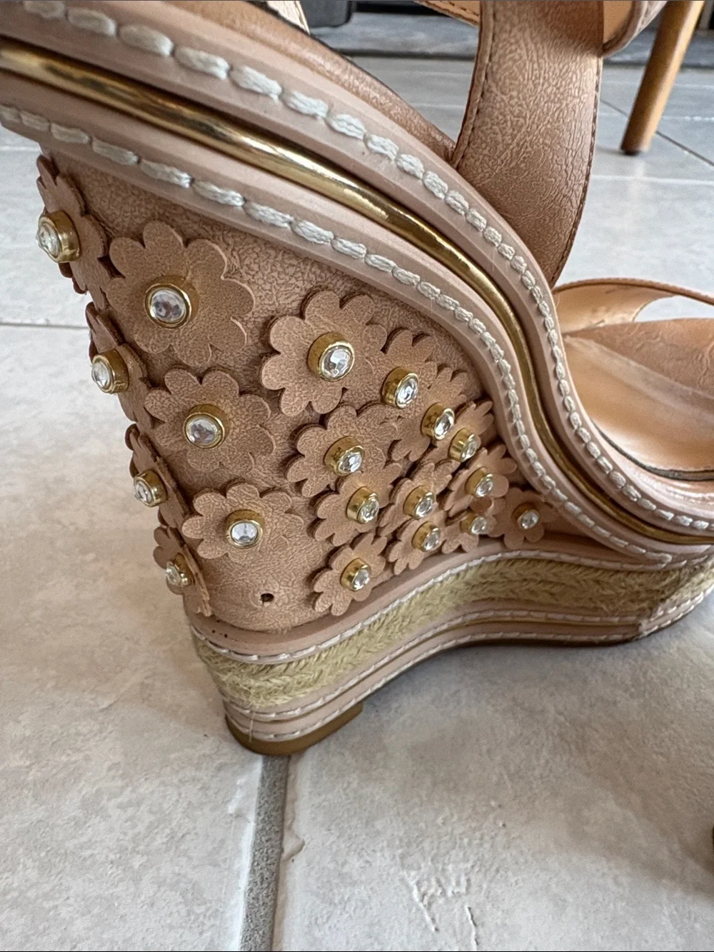 Jessica Simpson Ameeka wedge  Sandals in Tan 8.5 super cute